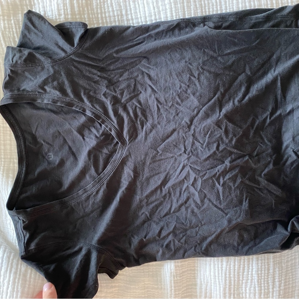 Black LULULEMON check tshirt Pima cotton size 8